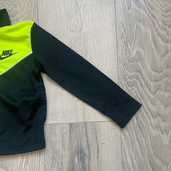 Nike Toddler Tracksuit - Size 2T - Picture 3 of 13